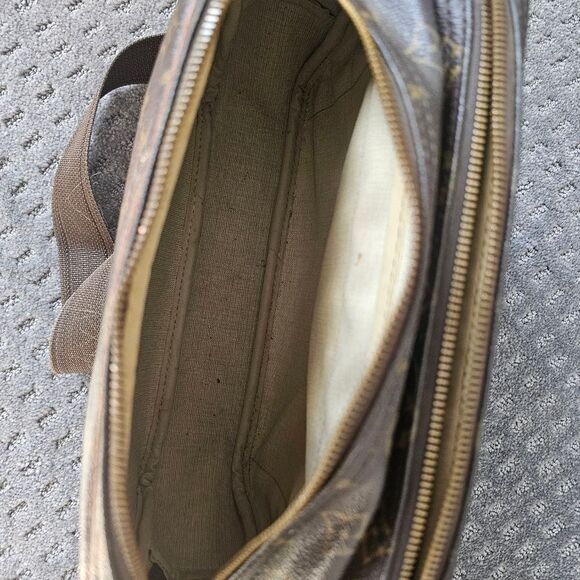 LOUIS VUITTON Reporter PM Monogram Crossbody Bag - Picture 13 of 15